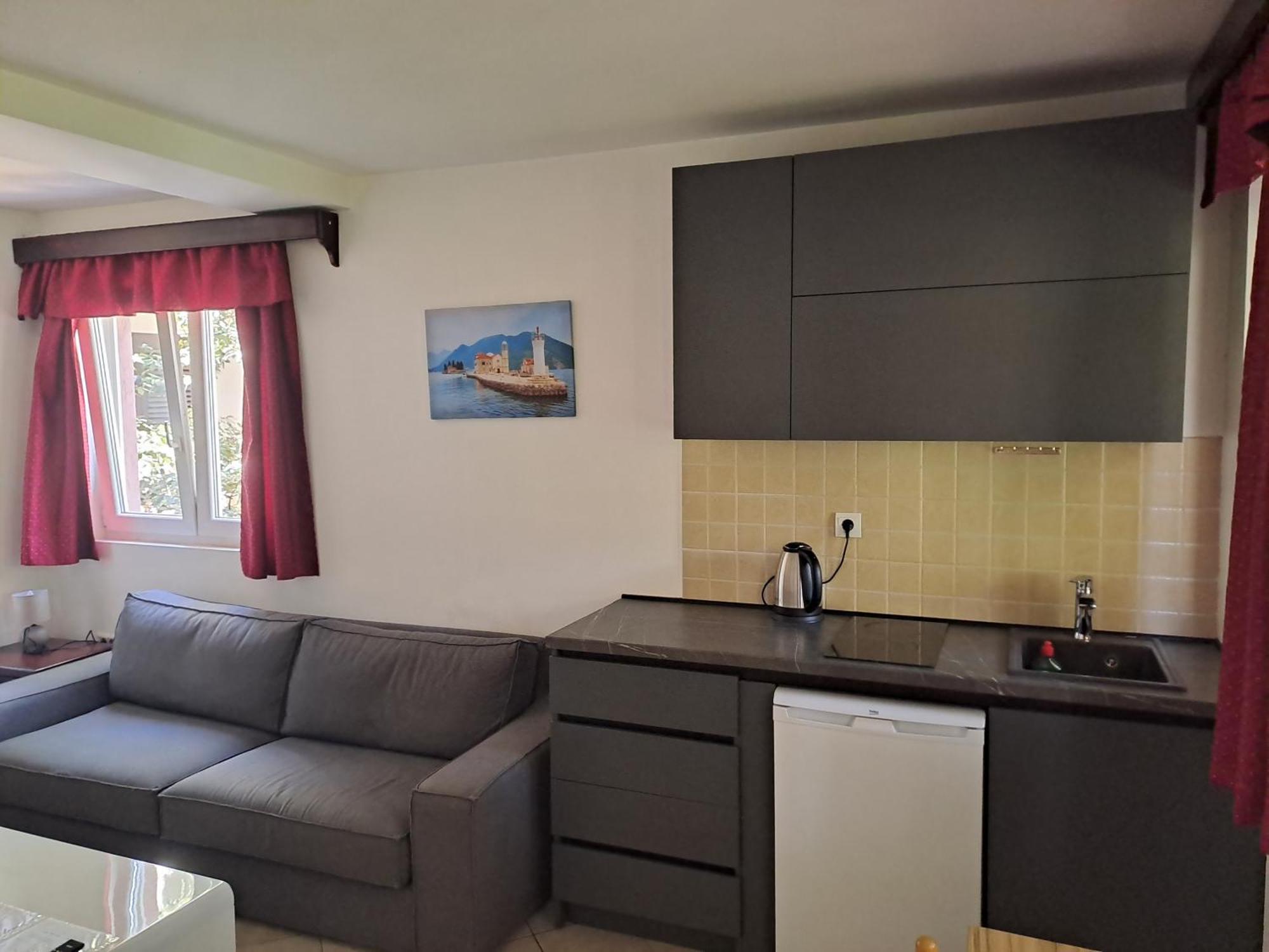 Apartments Stanivukovic บุดวา ภายนอก รูปภาพ
